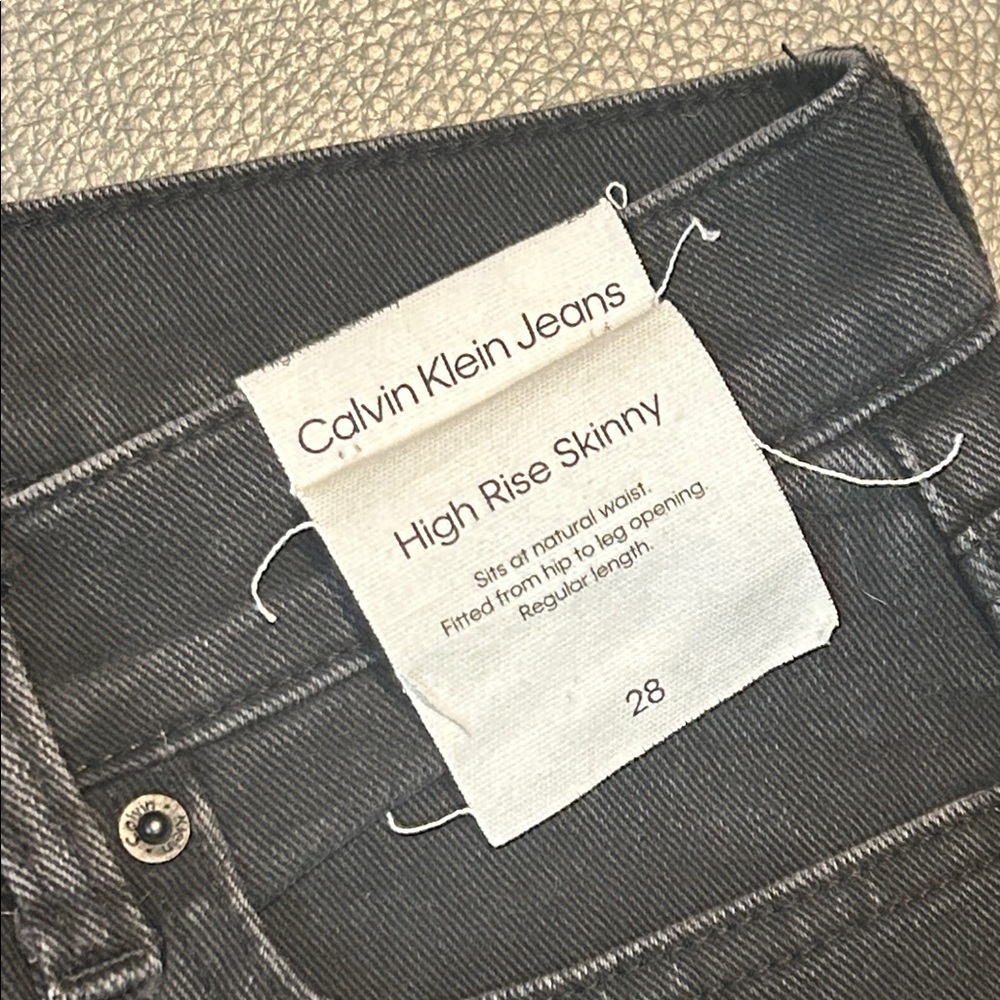 Calvin Klein High Rise Skinny Womens Black Jeans, size 28 - Picture 3 of 8